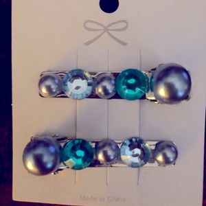 Small pearls hair clips